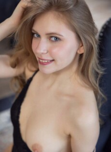 Petite blonde sonya elf 04