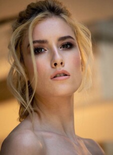 Blonde petite Mazzy Grace 08